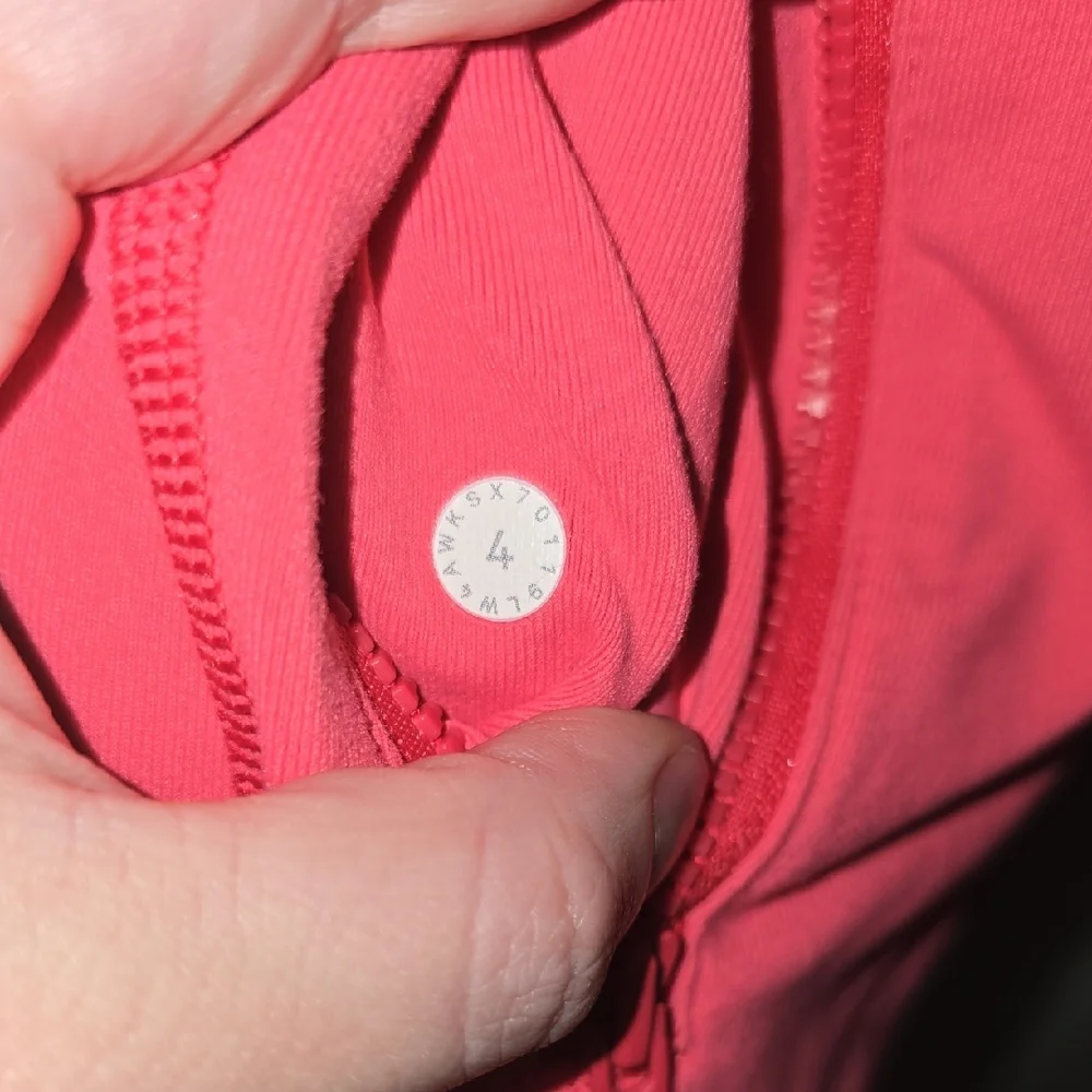lululemon athletica Vibrant Pink Women's Jacket 4. - Picture 5 of 9